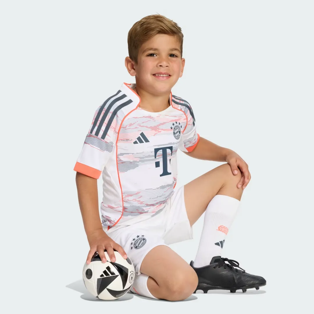 Kid's Bayern Munich Away Kit 2025/26 - Image 3