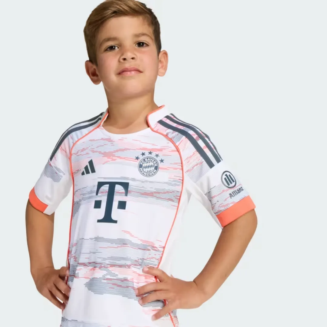 Kid's Bayern Munich Away Kit 2025/26 - Image 4