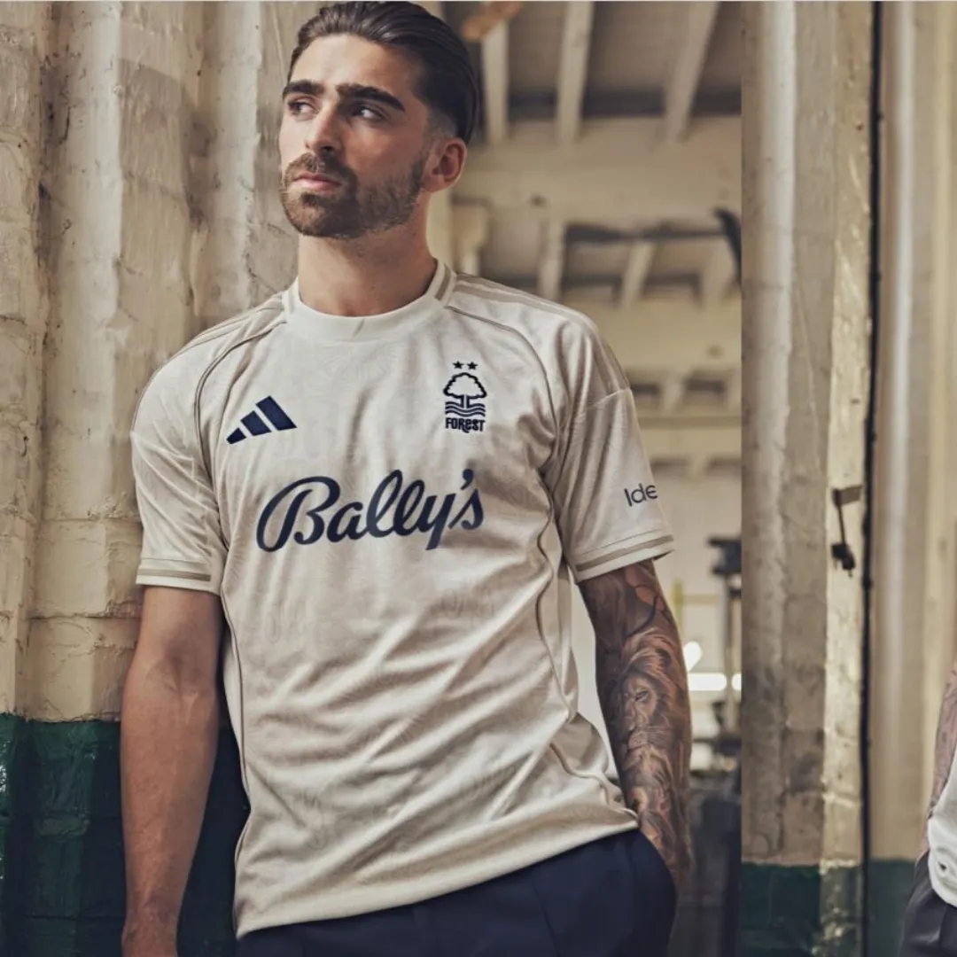 Nottingham Forest Away Jersey 2025/26 - Image 3