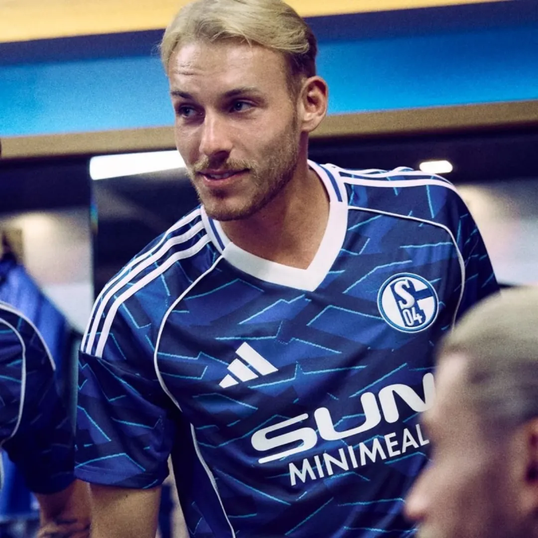 Schalke 04 Home Jersey 2025/26 - Image 4