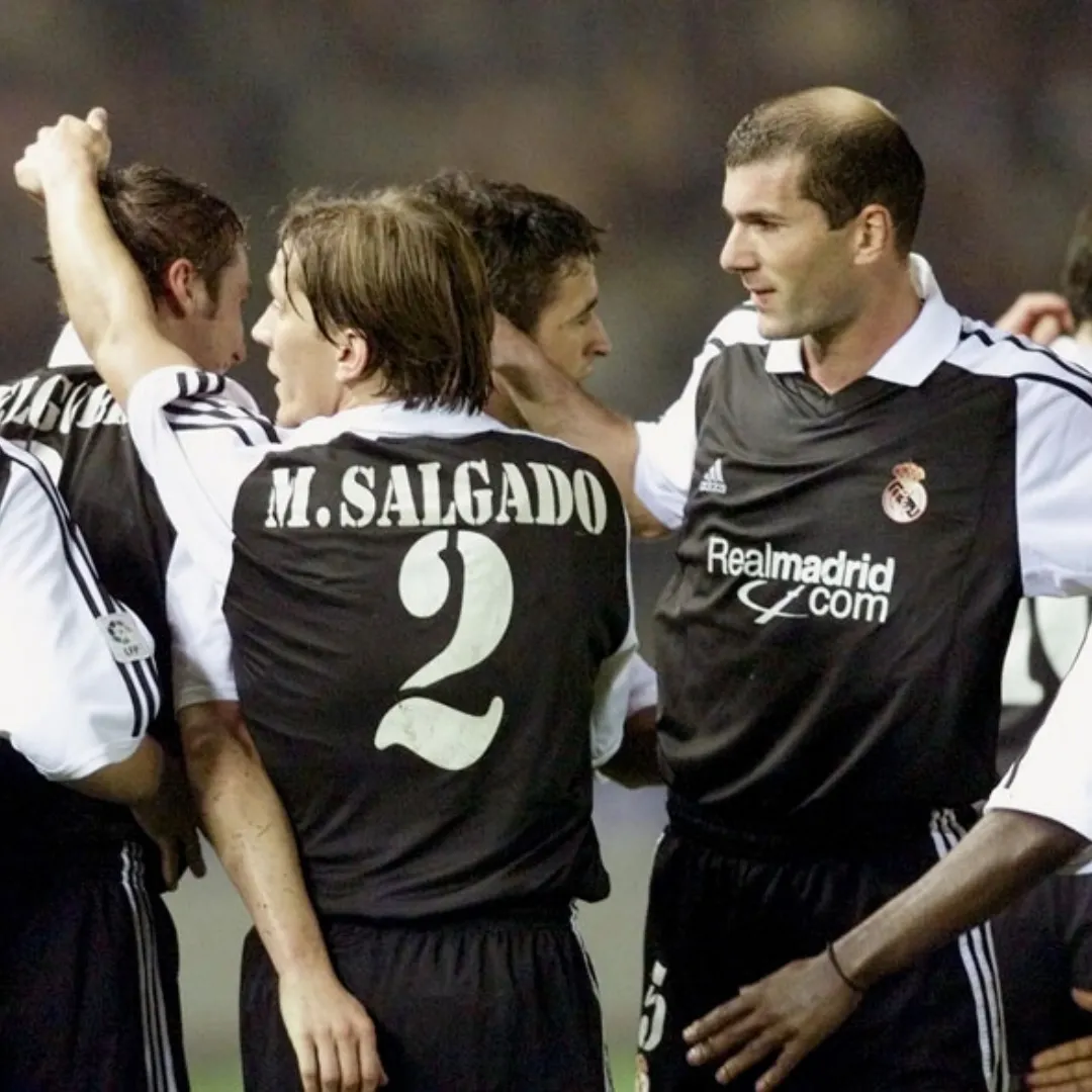 Alternative view of Retro Real Madrid Away Jersey 2001/02