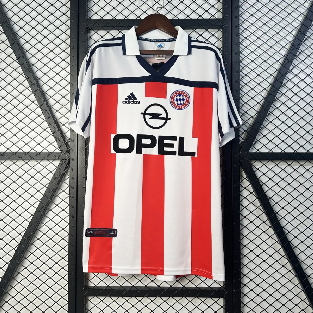 Alternative view of Retro Bayern Munich Away Jersey 2000/02
