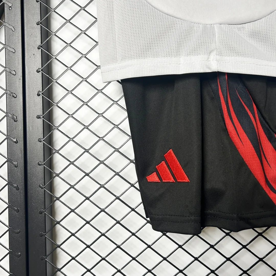 Kid's Flamengo Away Kit 2025 - Image 8