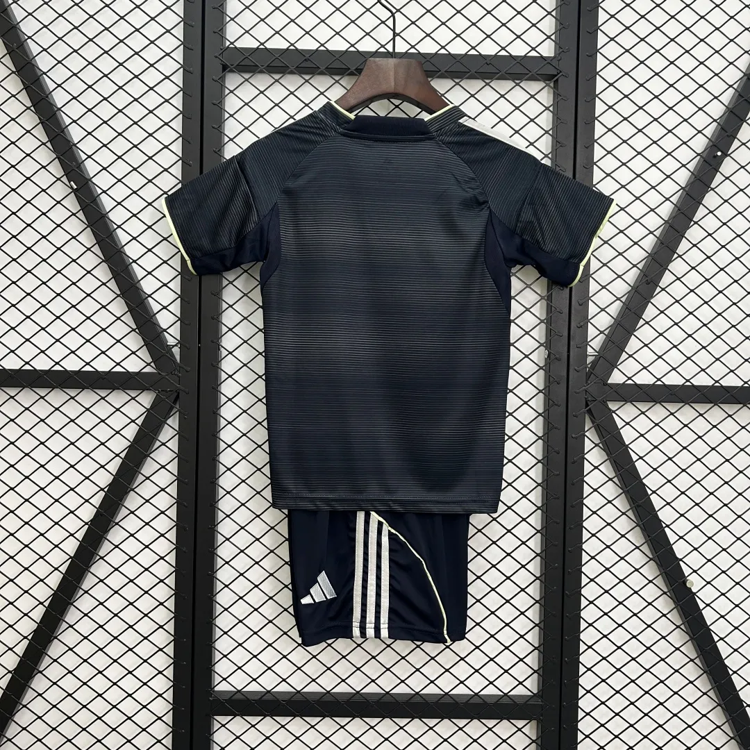 Kid's Real Madrid Away Kit 2025/26 - Image 8
