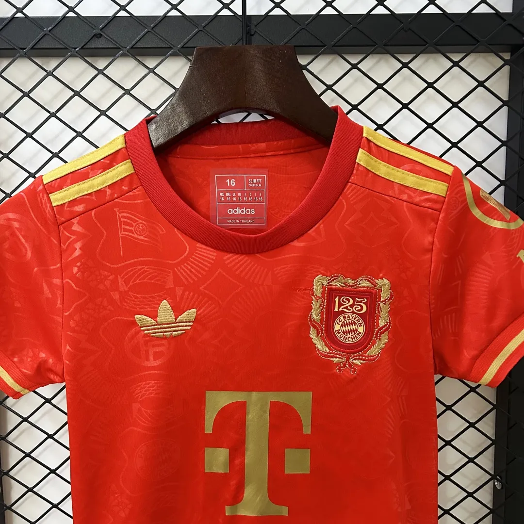 Kid's Bayern Munich 125th Anniversary Kit 2025/26 - Image 3