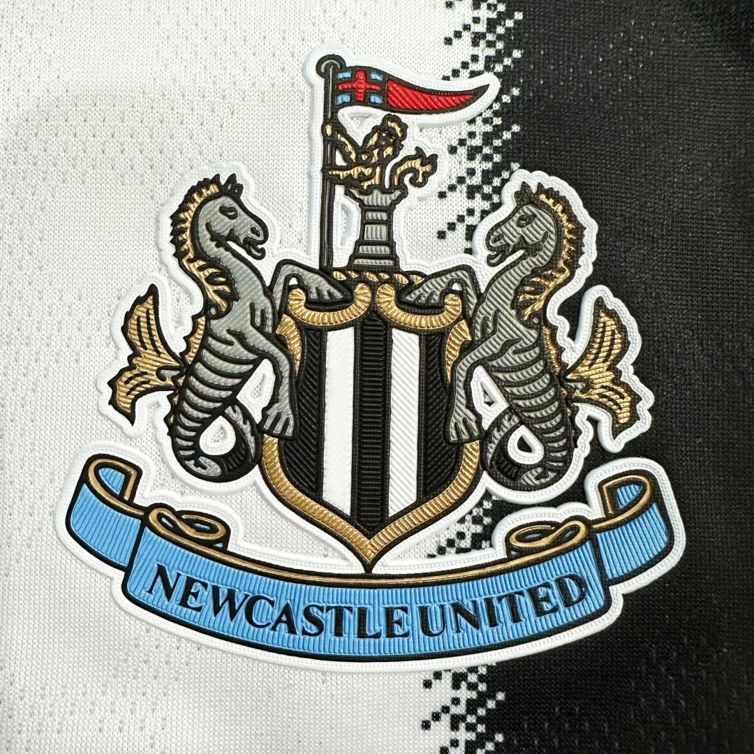 Player Version Newcastle United Home Jersey 2025/26 - Image 4