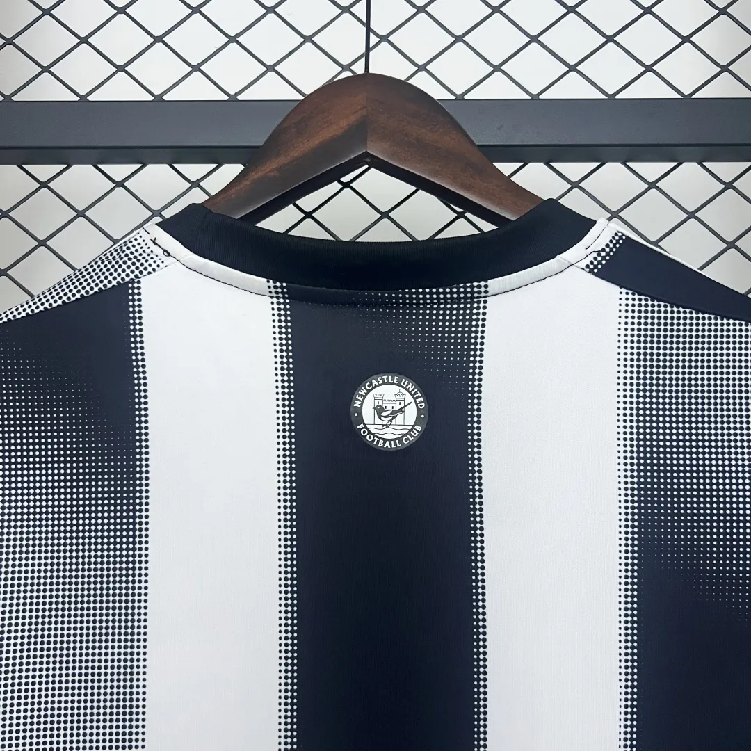 Newcastle United Home Jersey 2025/26 - Image 10