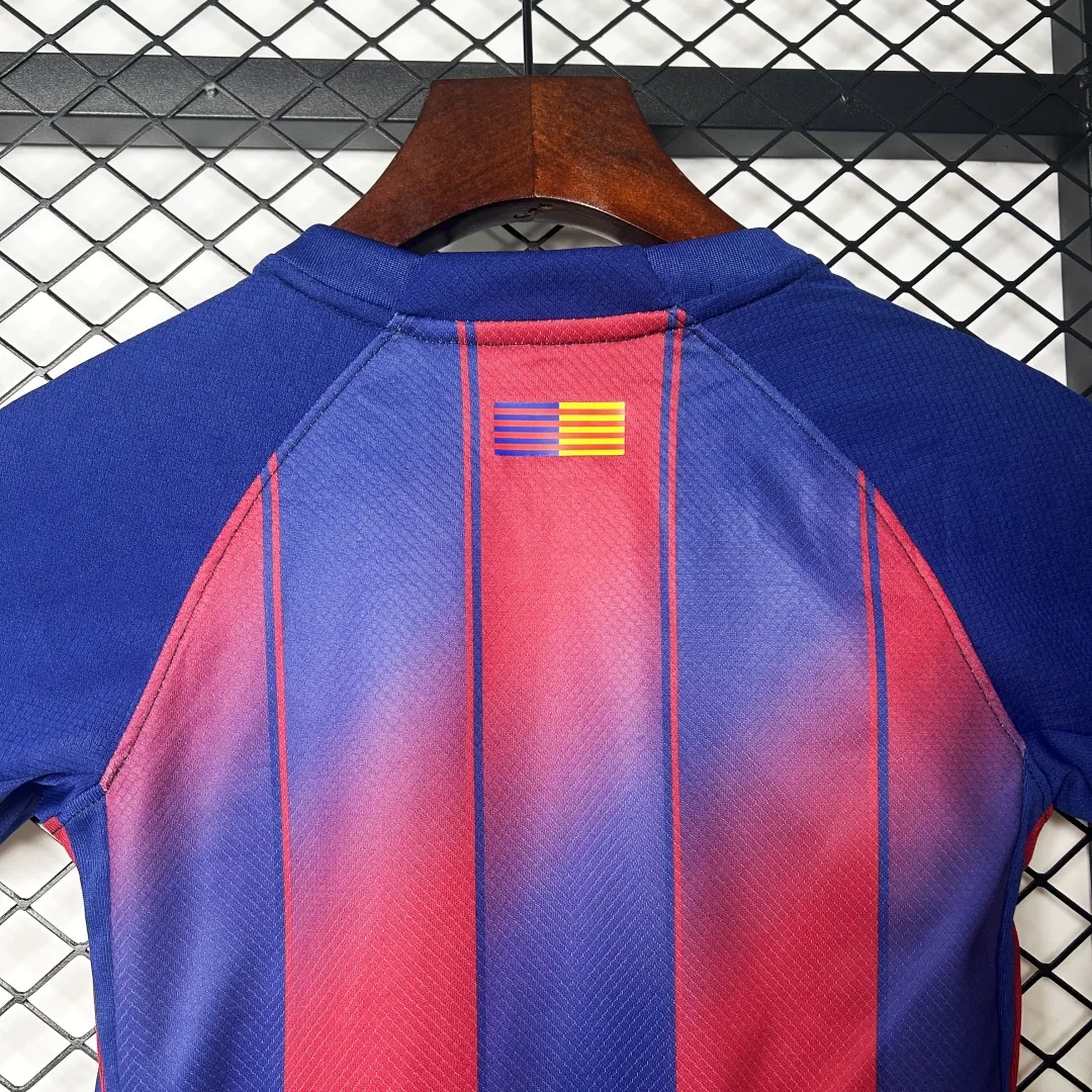 Kid's Barcelona Home Kit 2025/26 - Image 13
