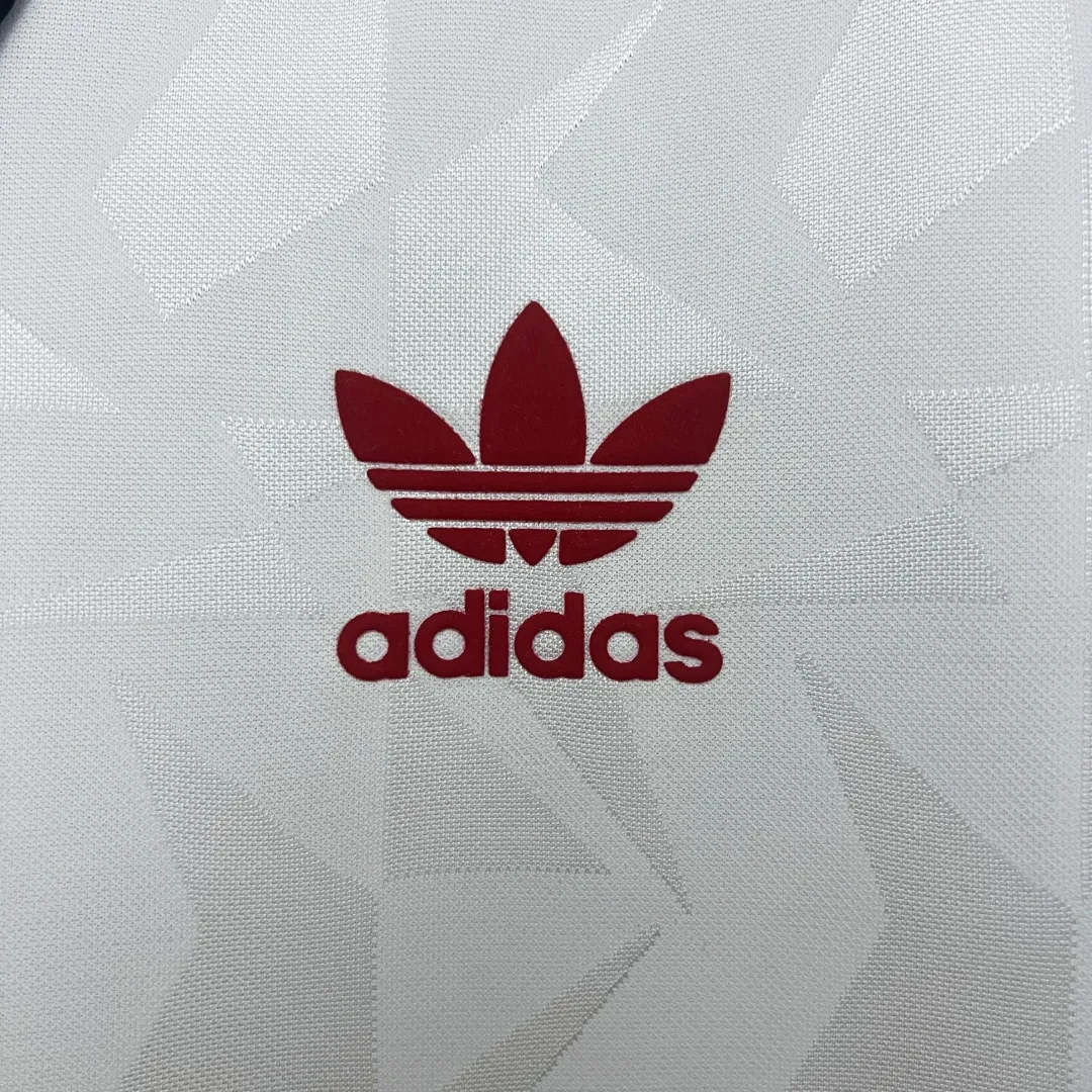 Retro Manchester United Away Jersey 1991 - Image 5