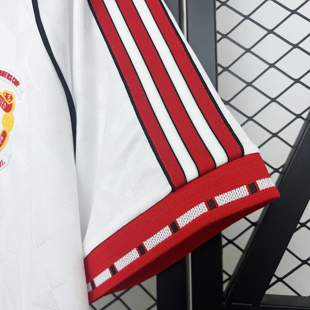 Retro Manchester United Away Jersey 1991 - Image 6