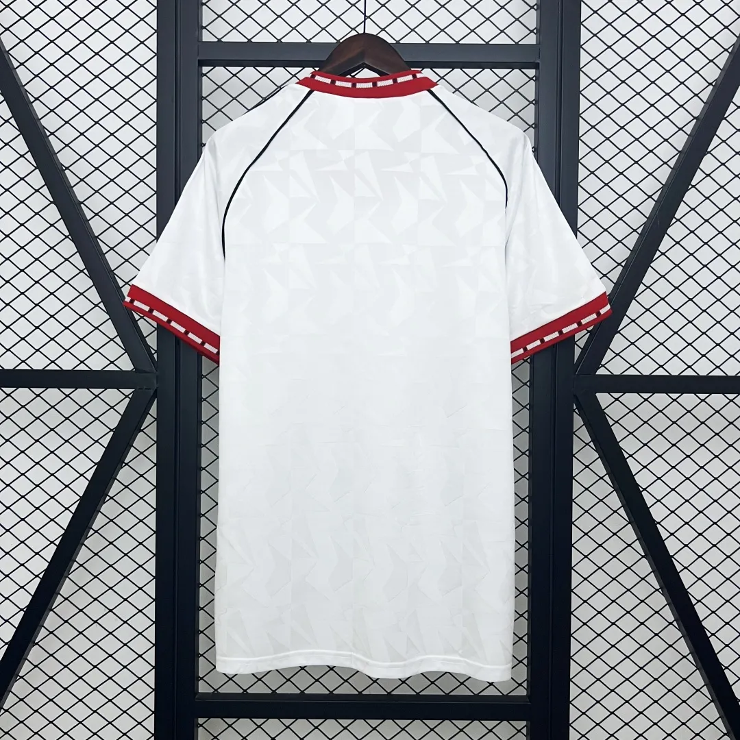 Retro Manchester United Away Jersey 1991 - Image 8