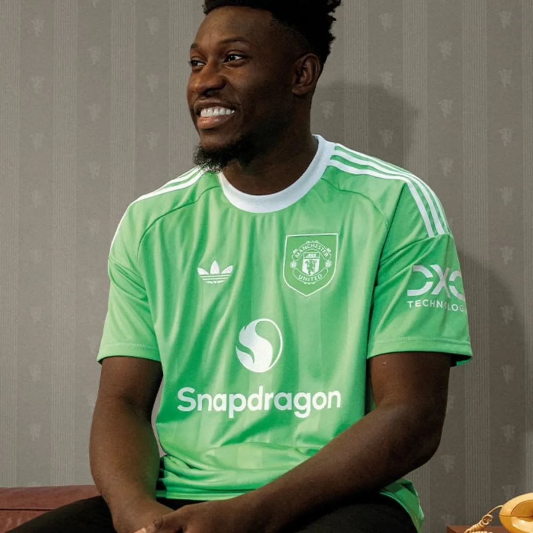 Manchester United Third Goalkeeper Jersey 2025/26 - Image 3