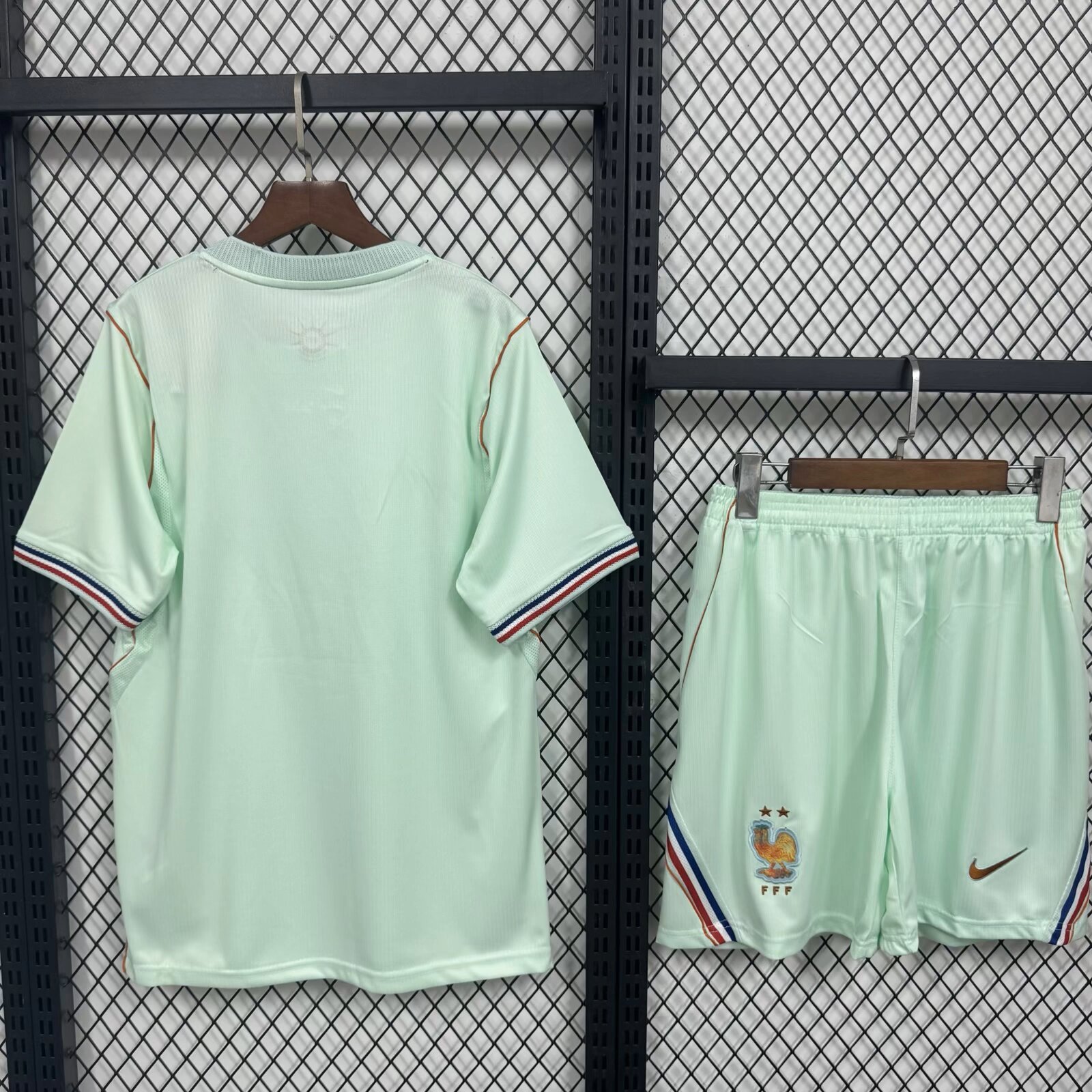 Alternative view of 26/27 France Away Adult Kit
