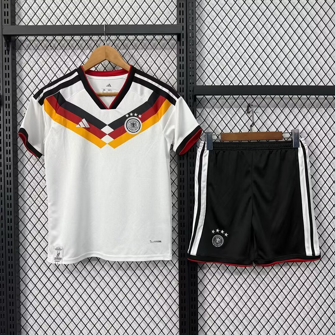 26/27 Germany Home Adult Kit