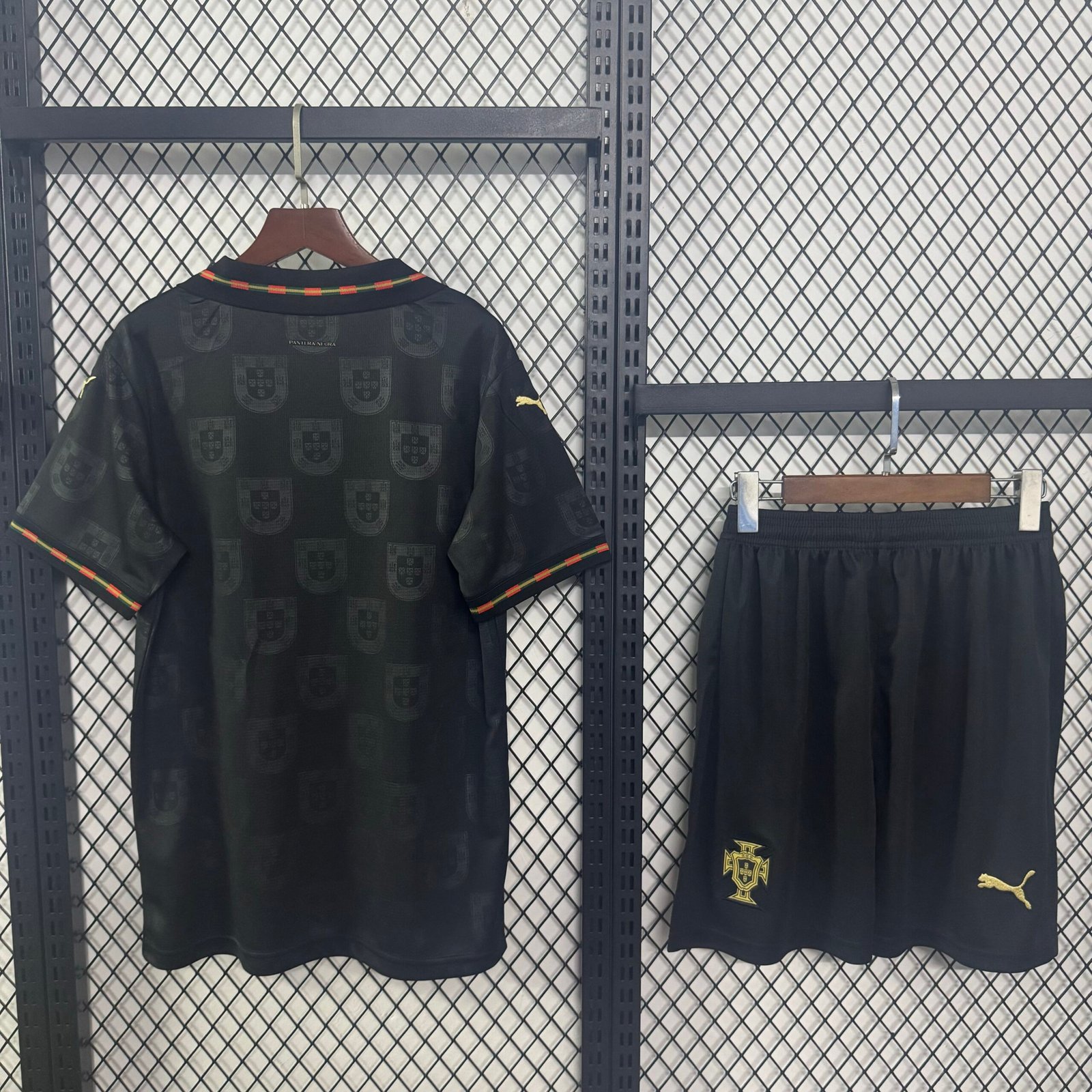 Alternative view of 26/27 Portugal Special Edition Adult Kit