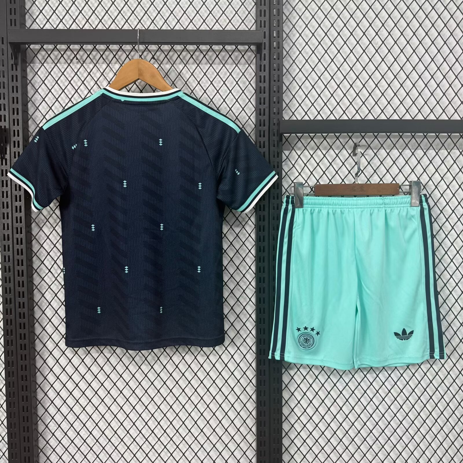 Alternative view of 26/27 Germany Away Adult Kit