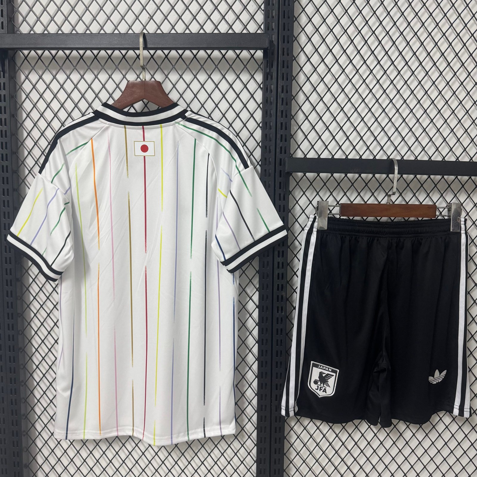 Alternative view of 26/27 Japan Away Adult Kit