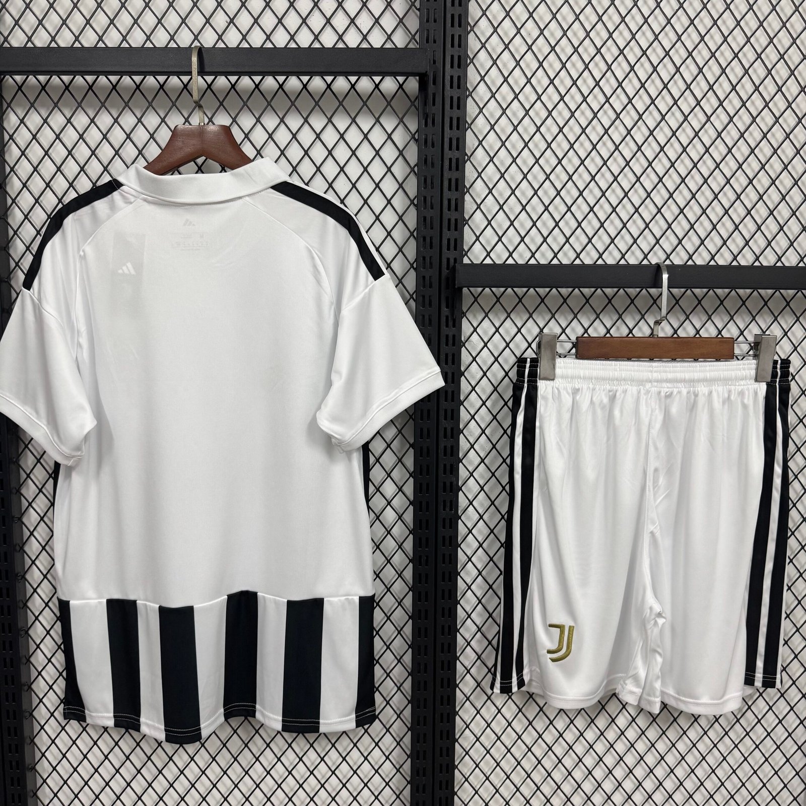 Alternative view of 26/27 Juventus Home Sponsorless Adult Kit