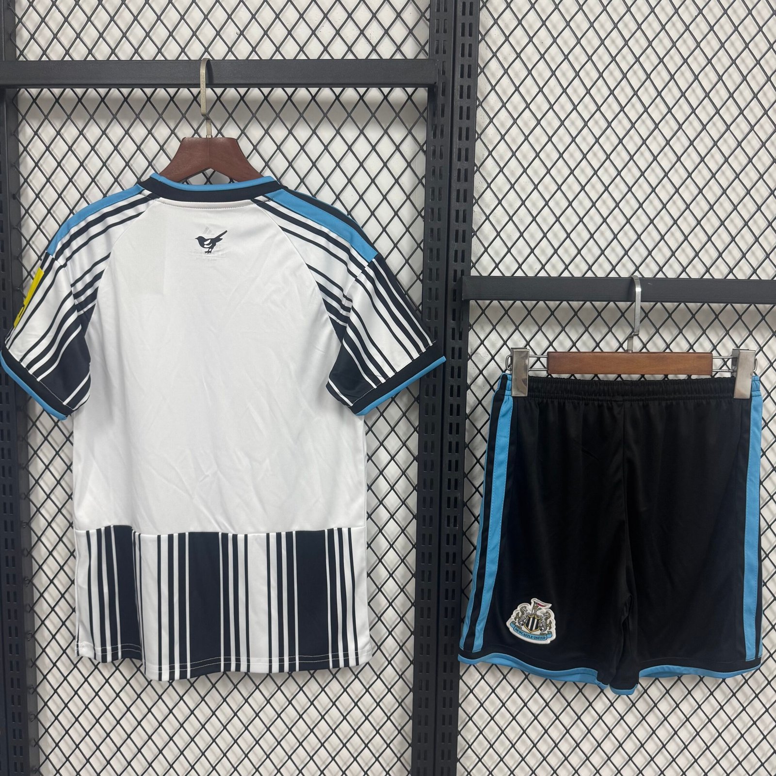 Alternative view of 26/27 Newcastle United Home Kids Kit
