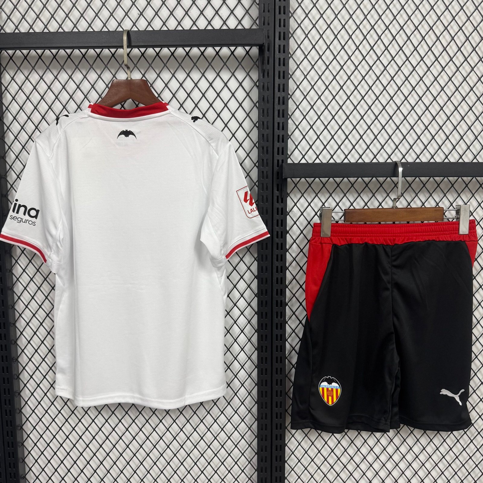Alternative view of 26/27 Valencia Home Kids Kit