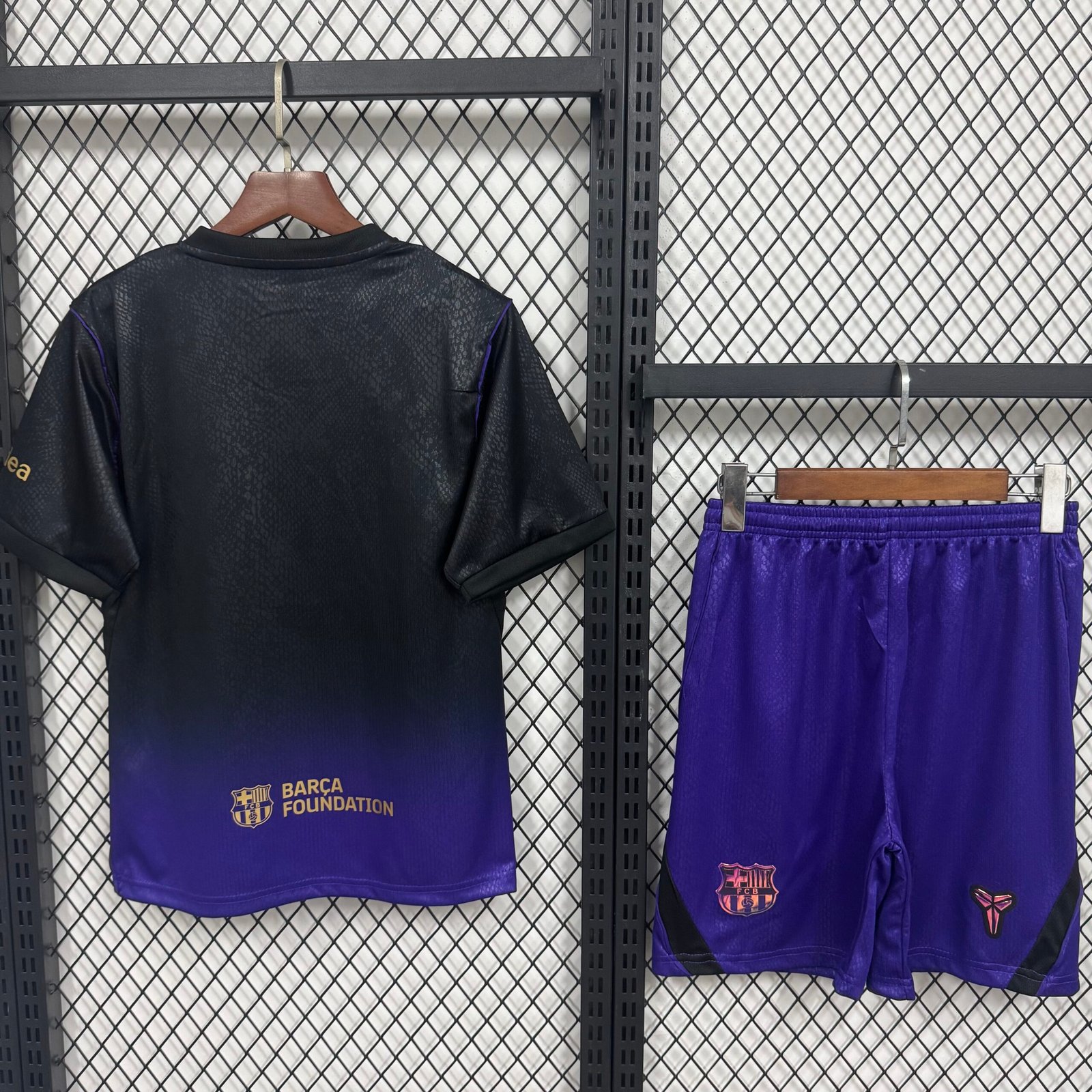 Alternative view of 26/27 Barcelona Away Adult Kit